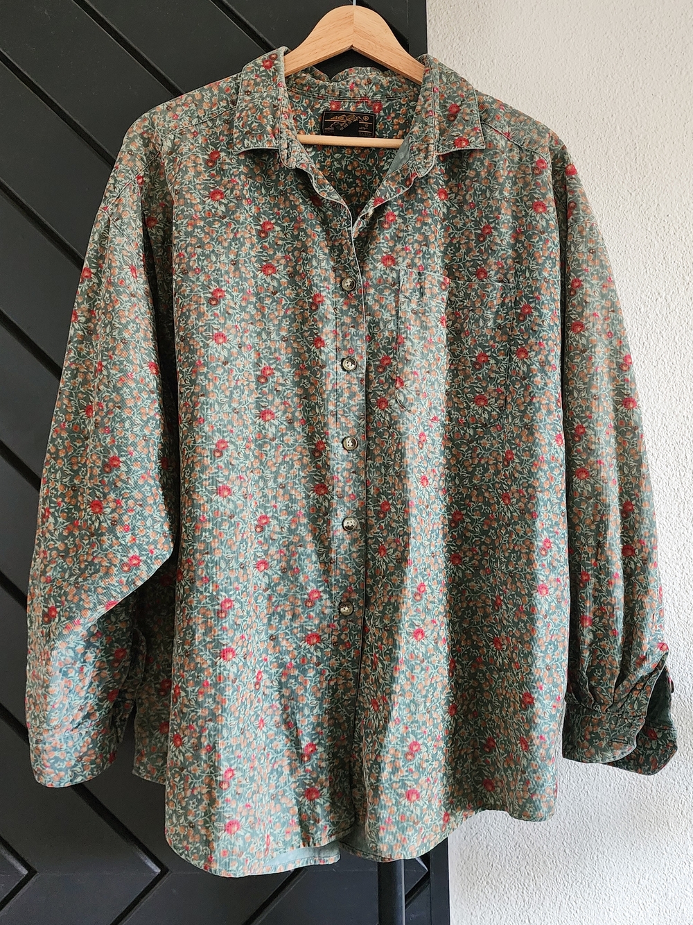 Eddie Bauer Floral Corduroy Shirt XL 100% Cotton Cottagecore Button Down Top